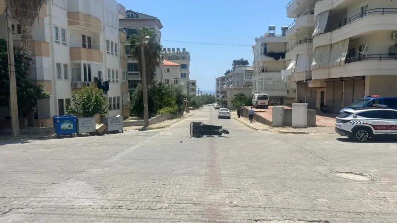 Alanya'da Motosiklet Kabusu! İki Motosiklet Çarpıştı, 2 Yaralı!
