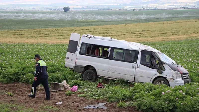 Amasya'da Minibüs Faciası! Takla Attı: 1 Ölü, 4 Yaralı