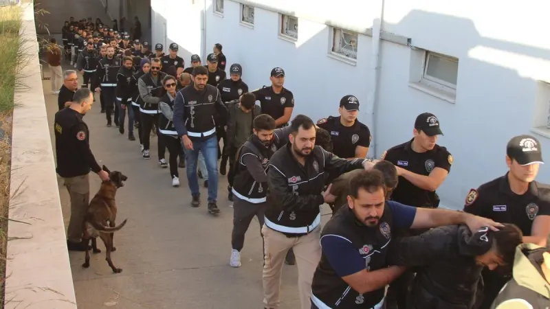 Bayğaralar suç örgütüne eş zamanlı operasyon: 106 şüpheli adliyeye sevk edildi!