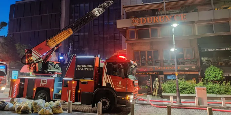 Beşiktaş'ta Korkunç Yangın! Restoran Alevlere Teslim Oldu