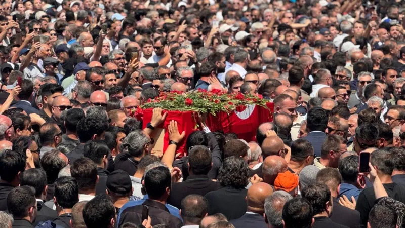 Ferdi Zeyrek Son Yolculuğuna Uğurlandı! Manisa Yasta