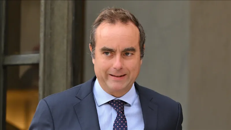 Macron'dan Şok Karar! Lecornu Yeniden Başbakan! Neler Oluyor?