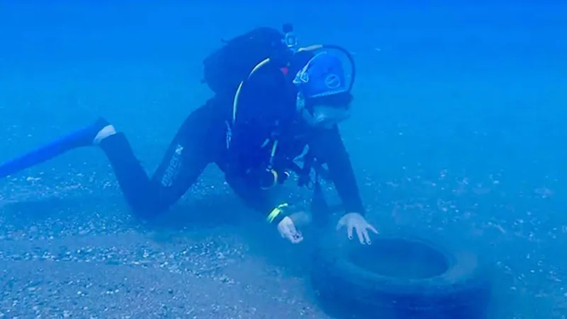 Gazipaşa’da caretta carettalar için deniz dibi temizliği