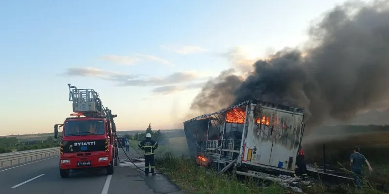 Gelibolu’da TIR alev aldı: Şoför alkollü çıktı