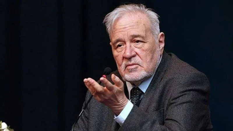 İlber Ortaylı Hastanede: Kalp Krizi İddiaları Doğru mu? Kızı Açıkladı!