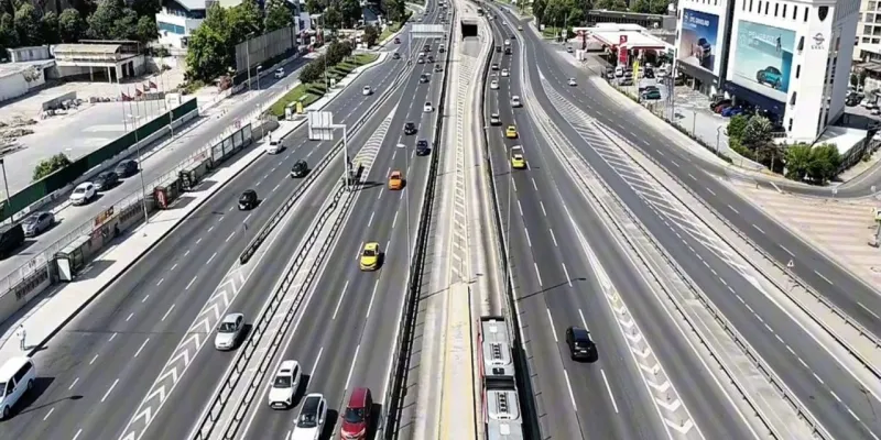 İstanbul Bayramda Hayalet Şehre Döndü! Trafik Durdu Mu?
