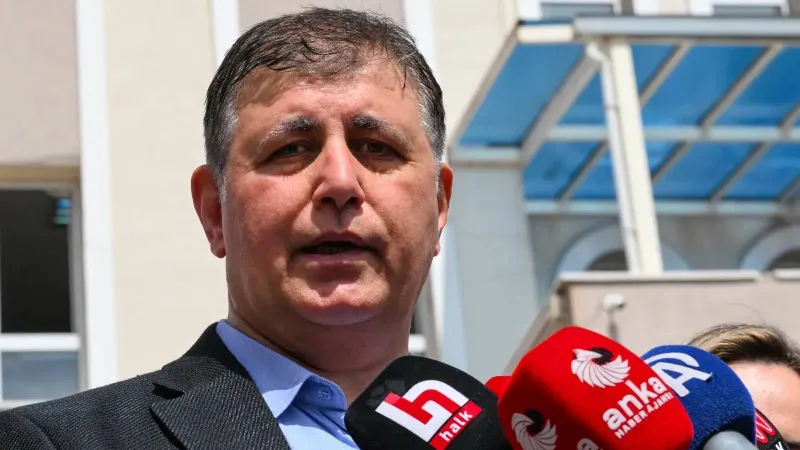 İzmir Büyükşehir Belediye Başkanı Tugay'dan DİSK'in paylaştığı işçi bordrosuna sert tepki: Yalan; gerçekten yeter! 