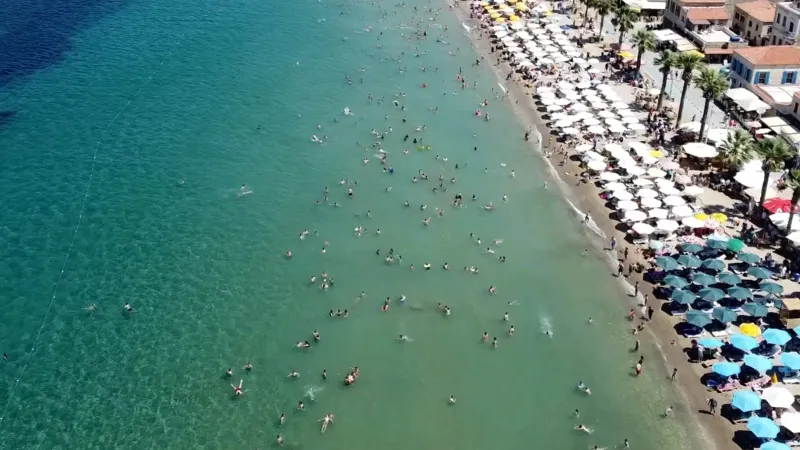 İzmir'de Deniz Kaynıyor! Termometreler Rekor Seviyede