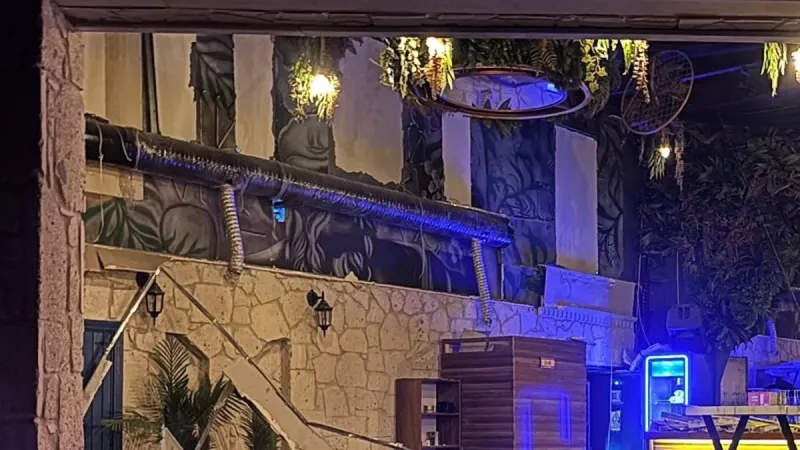 İzmir’de eğlence mekanında tavan çöktü! 6 yaralı