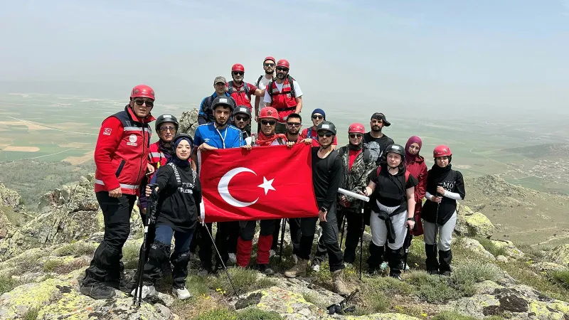 Kırşehir'de Dağcılar Zirvede! 19 Mayıs Kutlaması Rekoru!