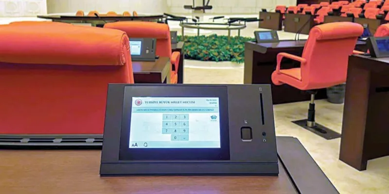 Milletvekilinin 'kremli parmak' taktiği ortaya çıktı