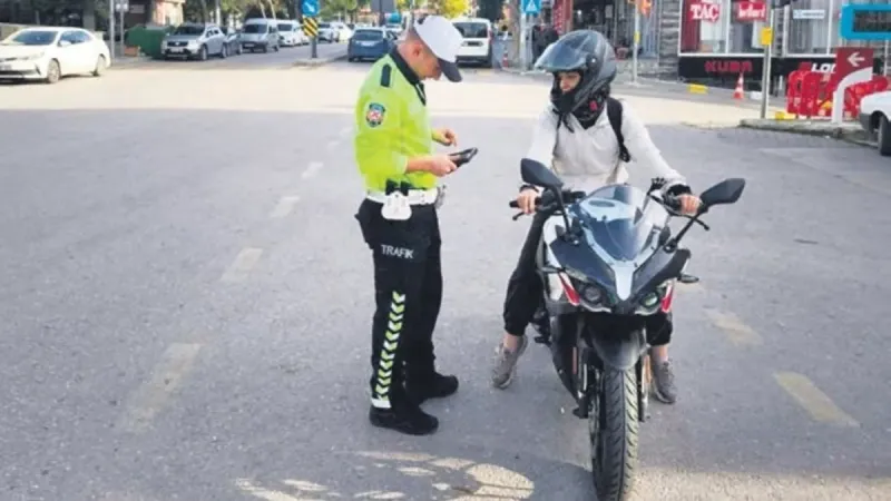 Motosiklet Sürücüleri Dikkat! Eldiven Zorunluluğu Şoku!