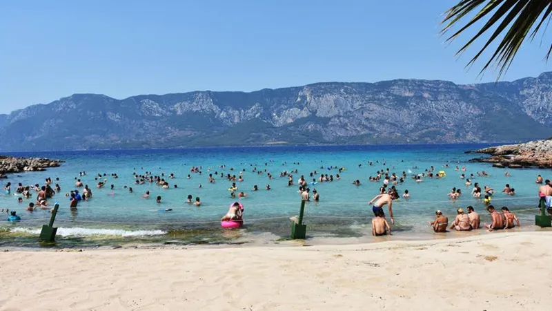 Muğla'da Deniz Kaynıyor! Rekor Sıcaklık Tatilcileri Şoke Etti