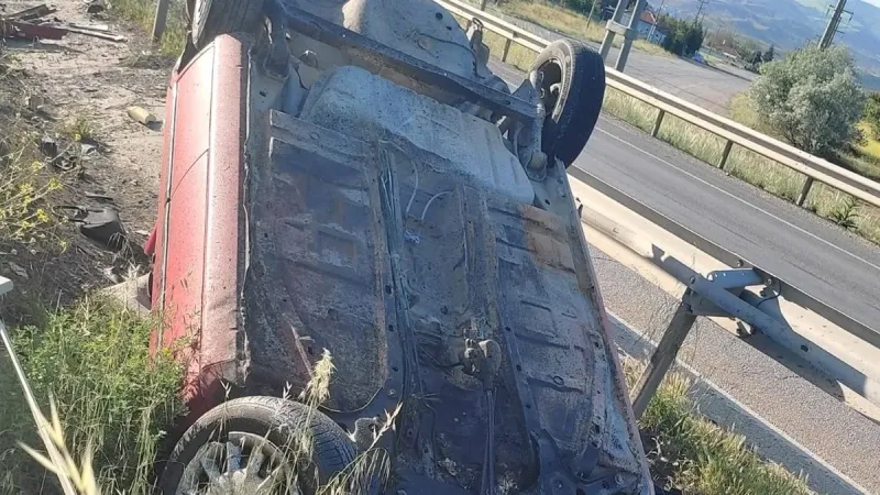Alkollü Sürücü Kaza Yaptı! Otomobil Paramparça, 4 Yaralı!