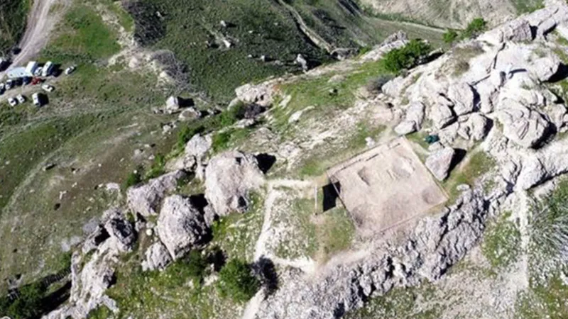 Palu Kalesi'nde Gizemli Kazı! Binlerce Yıllık Sırlar Açığa Çıkıyor