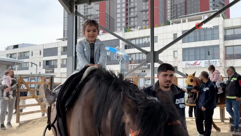 Esenyurt'ta Çocuklara Unutulmaz At Çiftliği Gezisi!