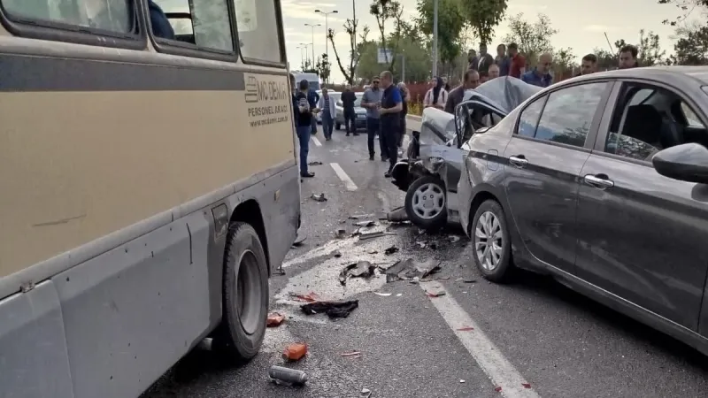 Ankara'da Minibüs Faciası! Freni Boşaldı, Ortalık Savaş Alanına Döndü!