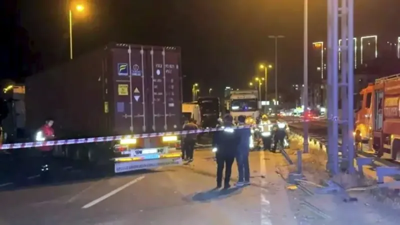 İstanbul'da TIR Dehşeti! Motosiklet Sürücüsü Hayatını Kaybetti
