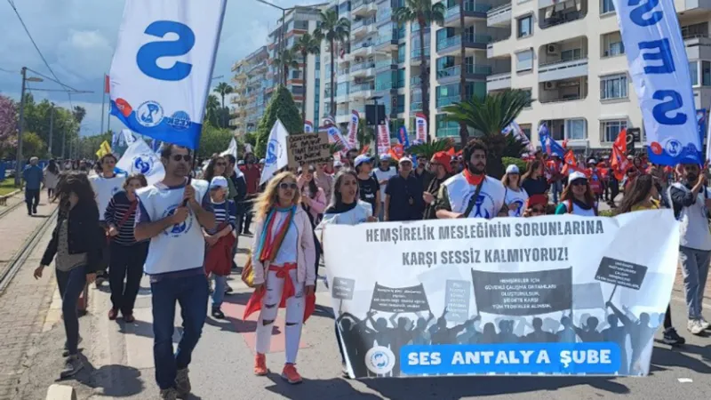 Hemşireler İsyan Bayrağını Açtı! İşte Talepleri ve Mücadele Çağrısı
