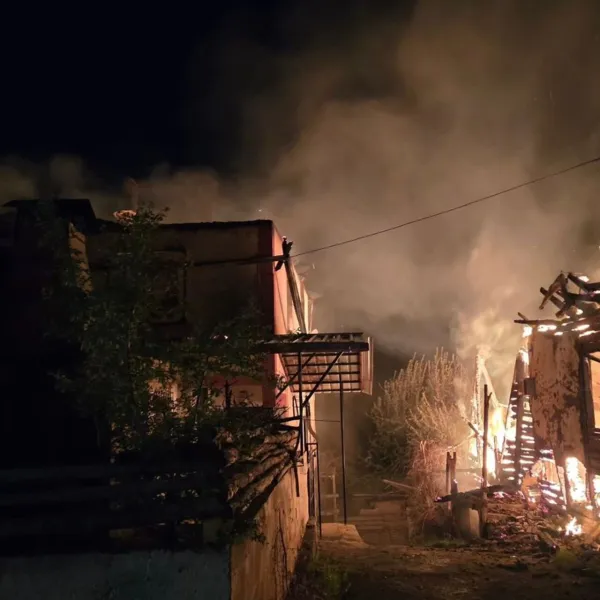 Tokat'ta Korkunç Yangın! 3 Ev Alevlere Teslim Oldu