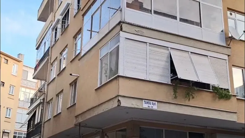 SON DAKİKA... İstanbul Kartal'daki binanın kolonlarında çatlaklar oluştu: 4 katlı bina tahliye edildi!