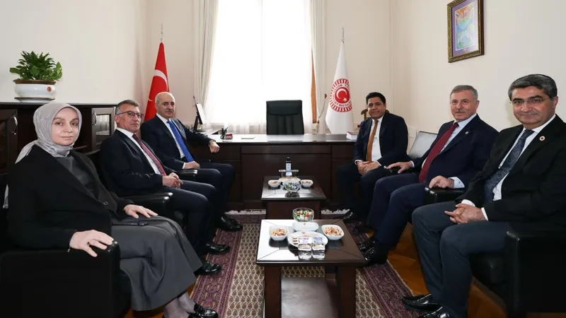 TBMM Başkanı Kurtulmuş, Yeni Yol Partisi TBMM Grubu'nu ziyaret etti