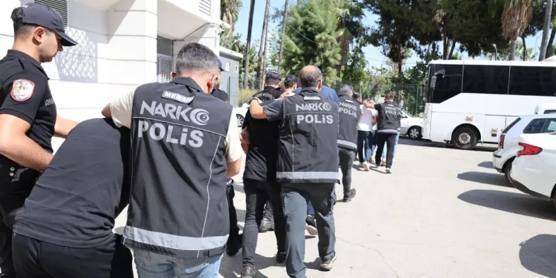 Uyuşturucu Konvoyu Çökertildi: Mersin'de Şafak Operasyonu!